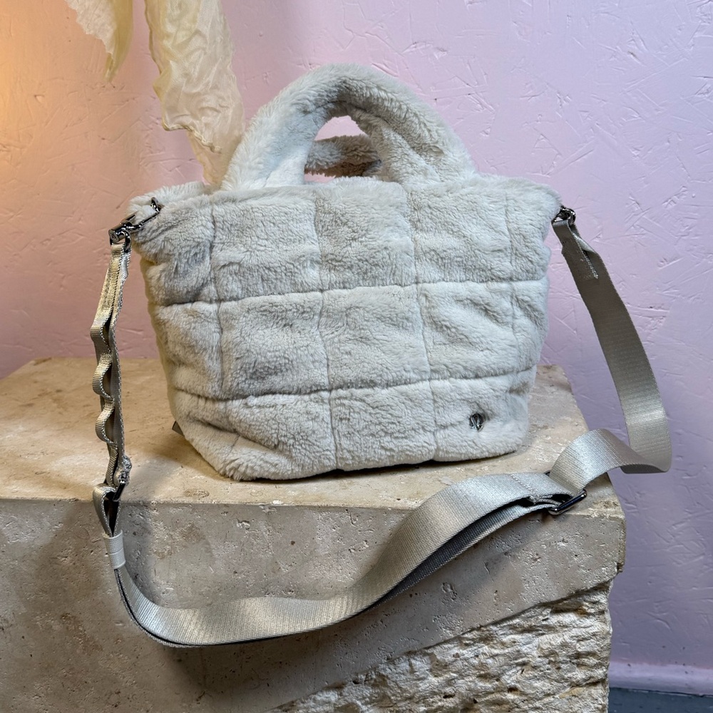 Lululemon Fleece Crossbody Tote Cream Sherpa Bag Adjustable Strap